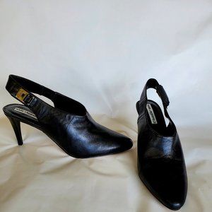 Karl Lagerfeld Paris Women's Maddie Black Pump